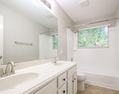 20914 Lake Park Trail - Photo Thumbnail 12