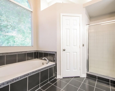 20914 Lake Park Trail - Photo Thumbnail 9