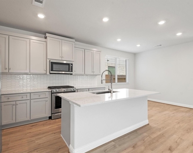 13155 Hidden Village Court - Photo Thumbnail 18