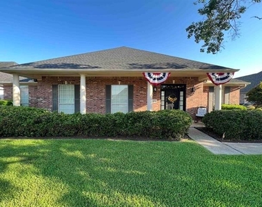 6035 Barrington Avenue - Photo Thumbnail 1