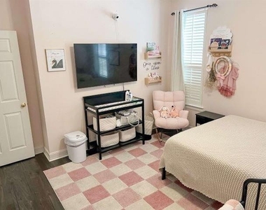 6035 Barrington Avenue - Photo Thumbnail 23