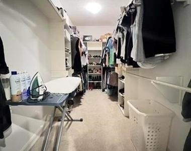 6035 Barrington Avenue - Photo Thumbnail 18
