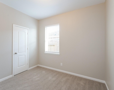 5026 Manor Stone Lane - Photo Thumbnail 10