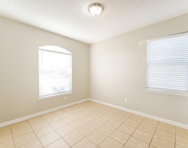 5026 Manor Stone Lane - Photo Thumbnail 4