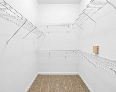 5353 Memorial Drive - Photo Thumbnail 8