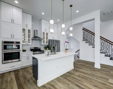 1303 E 27th Street - Photo Thumbnail 5