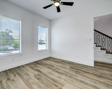1303 E 27th Street - Photo Thumbnail 19