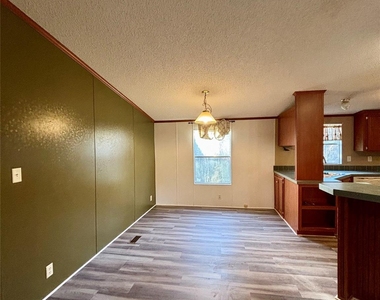 111 Lakeside Woods Drive - Photo Thumbnail 3
