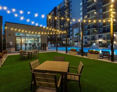 18036 Park Row Blvd - Photo Thumbnail 13