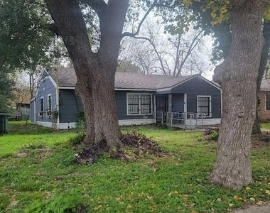 5318 Chennault Road - Photo Thumbnail 11
