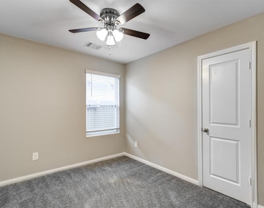 16428 Jasmine Marie Place - Photo Thumbnail 9