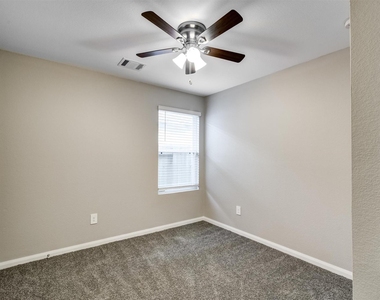 16428 Jasmine Marie Place - Photo Thumbnail 12