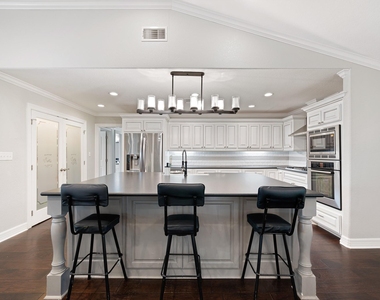 411 E Norris Street - Photo Thumbnail 4