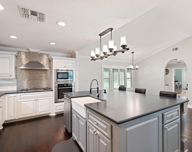 411 E Norris Street - Photo Thumbnail 6
