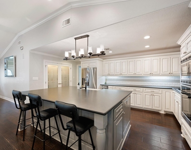 411 E Norris Street - Photo Thumbnail 5