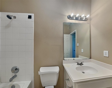7418 Jacobs Well Drive - Photo Thumbnail 15