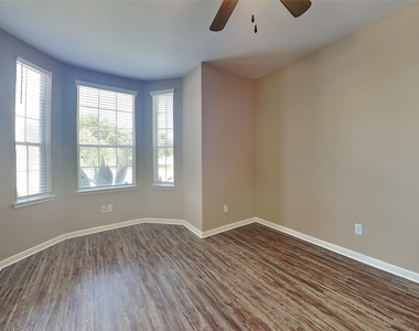 7418 Jacobs Well Drive - Photo Thumbnail 17