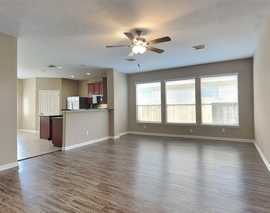 7418 Jacobs Well Drive - Photo Thumbnail 6