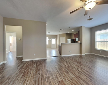 7418 Jacobs Well Drive - Photo Thumbnail 5