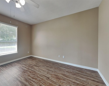 7418 Jacobs Well Drive - Photo Thumbnail 7