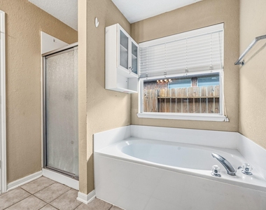 17935 Rose Hill Park Lane - Photo Thumbnail 17
