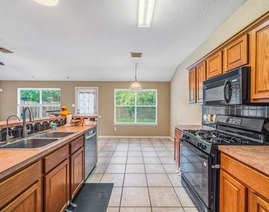 17935 Rose Hill Park Lane - Photo Thumbnail 11