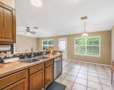 17935 Rose Hill Park Lane - Photo Thumbnail 12