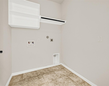 2414 Willow Fall Lane - Photo Thumbnail 23