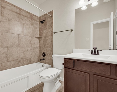 2414 Willow Fall Lane - Photo Thumbnail 16