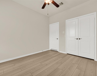 2414 Willow Fall Lane - Photo Thumbnail 22