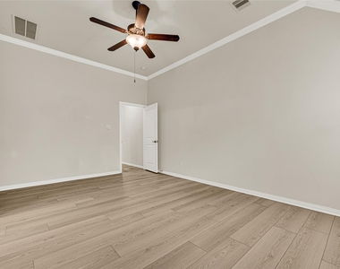 2414 Willow Fall Lane - Photo Thumbnail 12