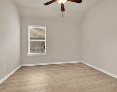 2414 Willow Fall Lane - Photo Thumbnail 17