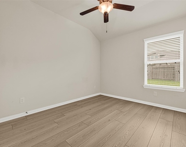 2414 Willow Fall Lane - Photo Thumbnail 21