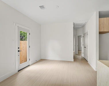 4314 Stassen Street - Photo Thumbnail 5