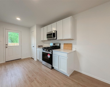 1515 Las Cuevas Drive - Photo Thumbnail 10