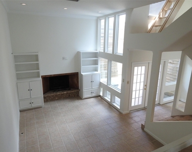 218 Stratford Street - Photo Thumbnail 6