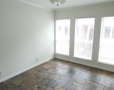 218 Stratford Street - Photo Thumbnail 15
