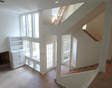 218 Stratford Street - Photo Thumbnail 7
