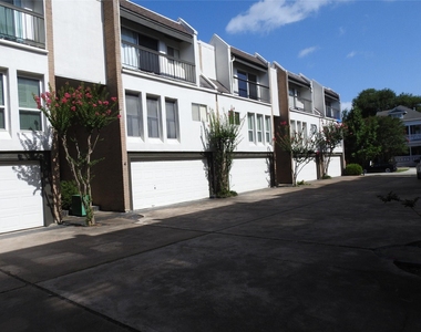 218 Stratford Street - Photo Thumbnail 2