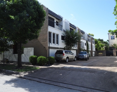 218 Stratford Street - Photo Thumbnail 3