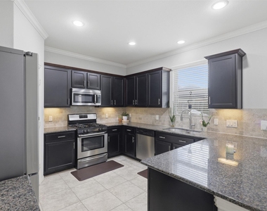 2244 Ivy Wall Drive - Photo Thumbnail 8