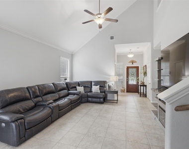 2244 Ivy Wall Drive - Photo Thumbnail 4