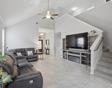 2244 Ivy Wall Drive - Photo Thumbnail 2