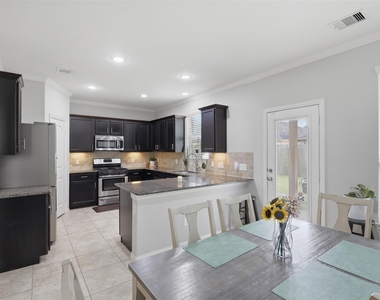 2244 Ivy Wall Drive - Photo Thumbnail 6