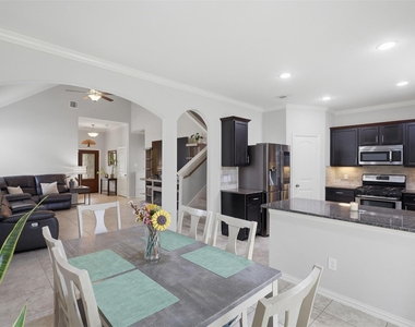 2244 Ivy Wall Drive - Photo Thumbnail 7