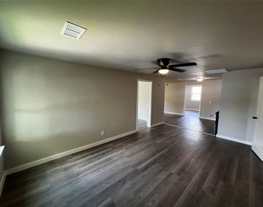 1801 Norlinda Street - Photo Thumbnail 9