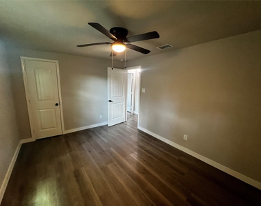 1801 Norlinda Street - Photo Thumbnail 2