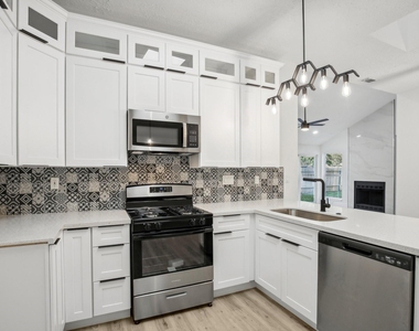 11615 Henley Drive - Photo Thumbnail 12