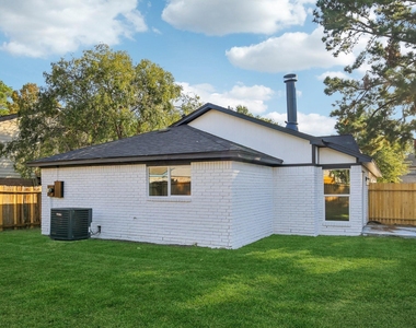 11615 Henley Drive - Photo Thumbnail 2