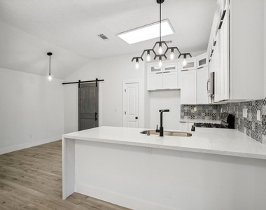 11615 Henley Drive - Photo Thumbnail 8